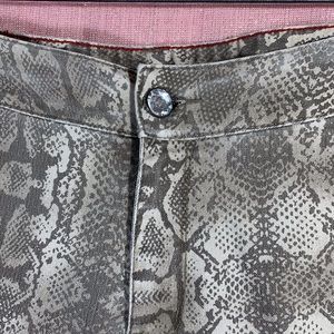 EUC Lane Bryant Stretch Denim Snakeskin print skinny jeans